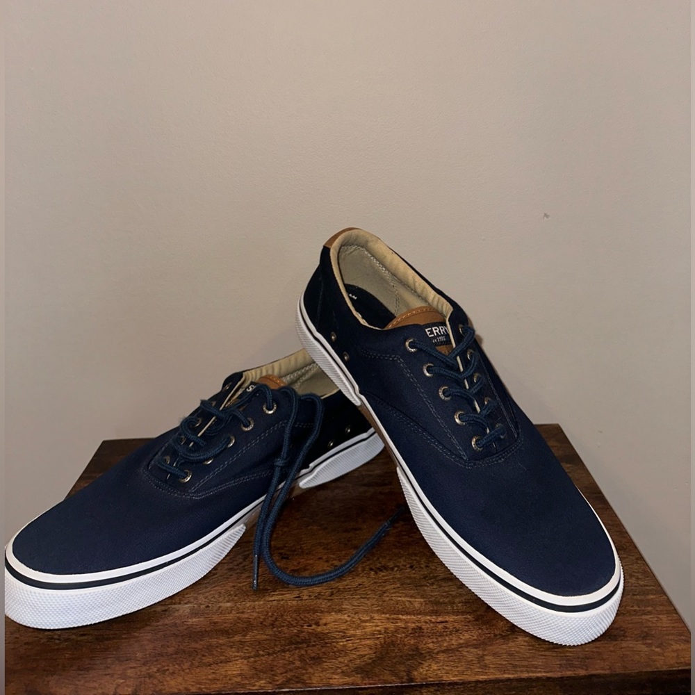 Navy blue canvas Sperry sneakers